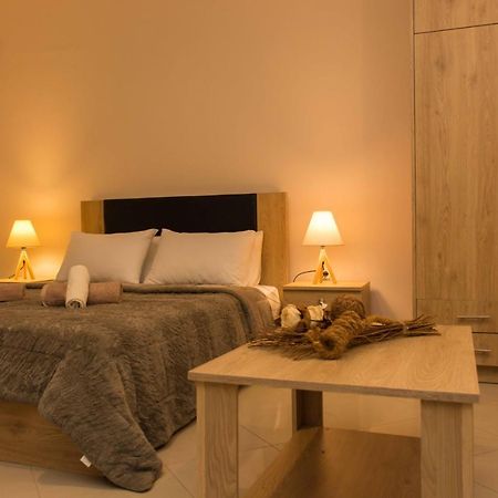 Central Luxury Studio Corinth 外观 照片